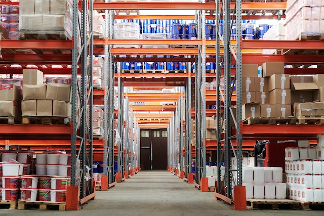 Die Auswirkungen von Zwischengeschossen auf die Produktivität in Lagerhäusern Die Auswirkungen von Zwischengeschossen auf die Produktivität in Lagerhäusern